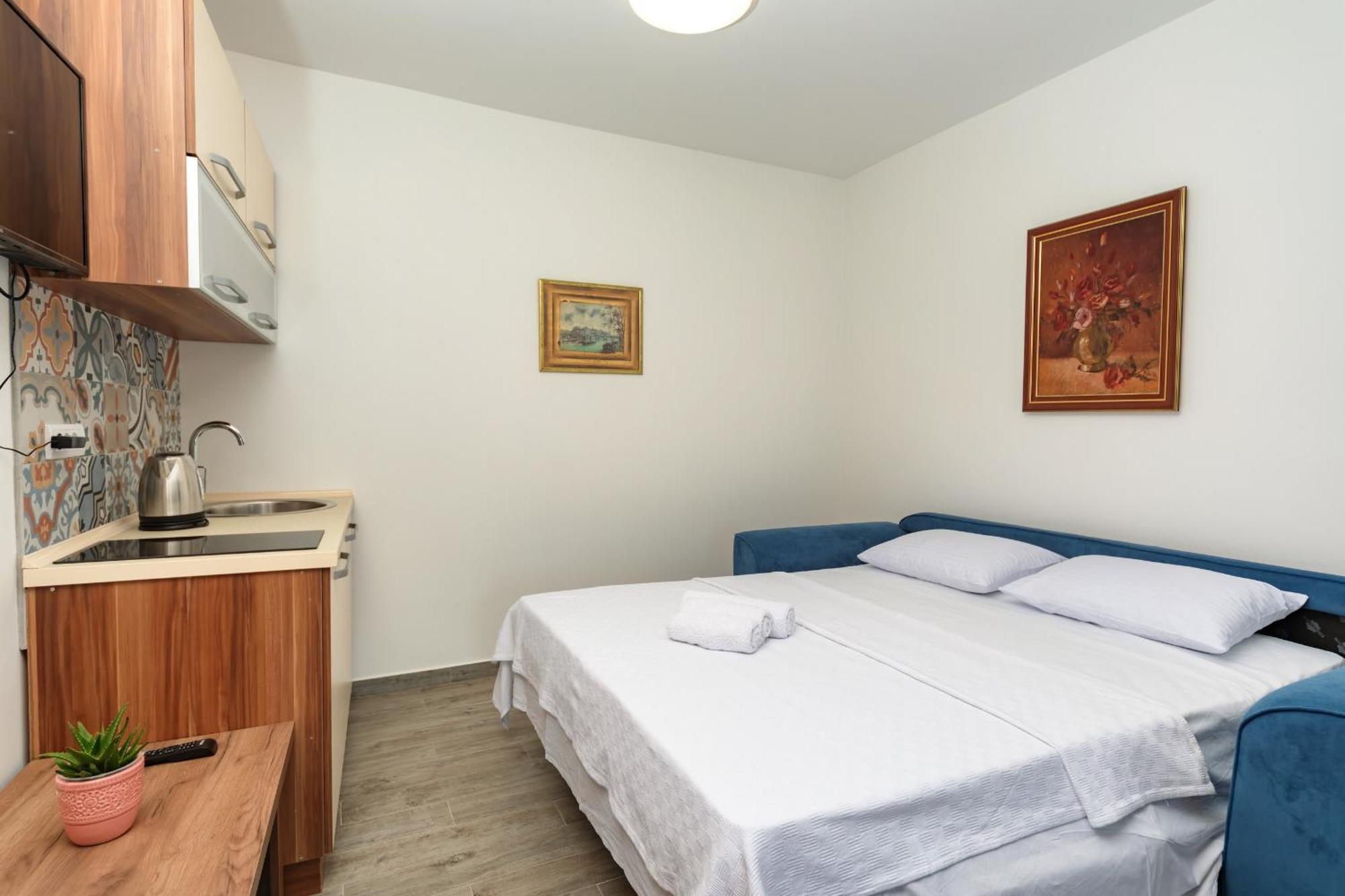 Mika'S Seaview Apartments Bar Quarto foto